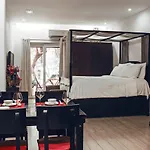 Zen Apartment